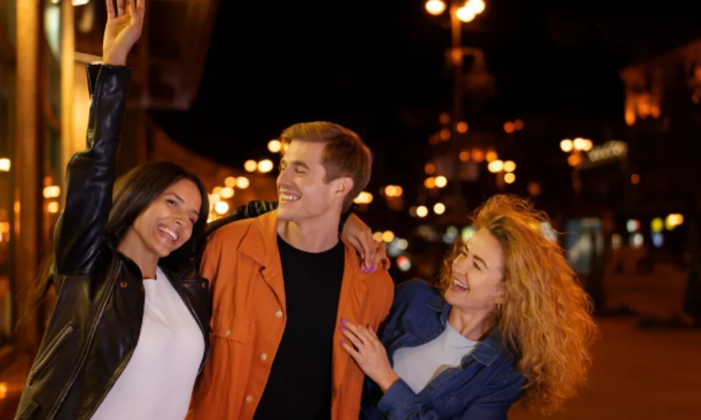 Three friends enjoy a night out in the city-mexico city travel guide