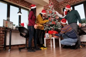 Apartment Christmas Decor: DIY Ideas and Space-Saving Tips