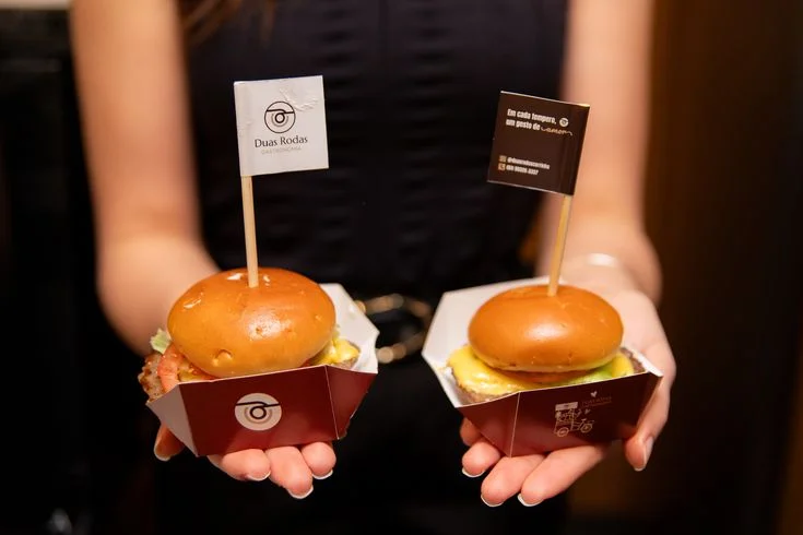 Branding and Authority in Street Food