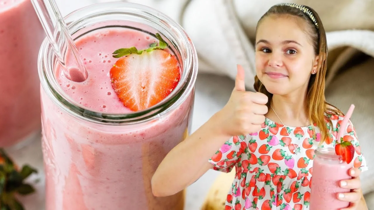 Easy Strawberry and Banana Smoothie Recipe