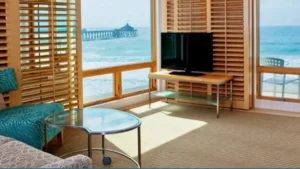 Luxury oceanfront hotel suite and beach view for Best Hotels in San Diego.